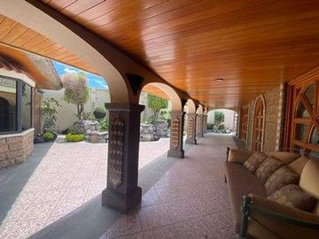 VENTA DE RESIDENCIA ESTILO MEXICANO DE UN SOLO NIVEL EN FRACCIONAMIENTO ZONA ZAVALETA, MÉXICO