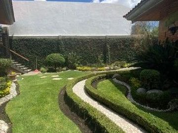 VENTA DE RESIDENCIA ESTILO MEXICANO DE UN SOLO NIVEL EN FRACCIONAMIENTO ZONA ZAVALETA, MÉXICO