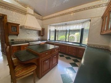 VENTA DE RESIDENCIA ESTILO MEXICANO DE UN SOLO NIVEL EN FRACCIONAMIENTO ZONA ZAVALETA, MÉXICO