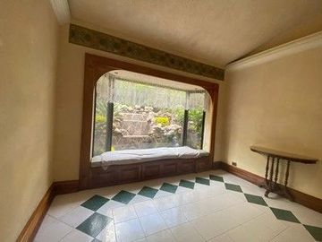 VENTA DE RESIDENCIA ESTILO MEXICANO DE UN SOLO NIVEL EN FRACCIONAMIENTO ZONA ZAVALETA, MÉXICO