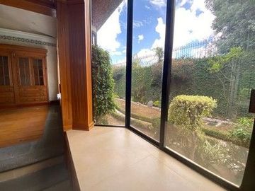 VENTA DE RESIDENCIA ESTILO MEXICANO DE UN SOLO NIVEL EN FRACCIONAMIENTO ZONA ZAVALETA, MÉXICO