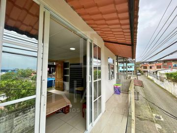 CASA EN VENTA LOS ROSALES SANTO DOMINGO