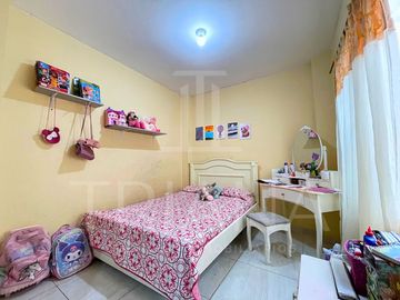 CASA EN VENTA LOS ROSALES SANTO DOMINGO