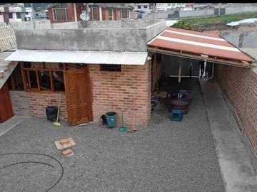 Casa en venta de oportunidad por el sector de la liga cantonal
