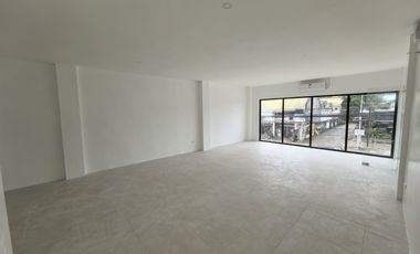 FR/FS New Commercial Building 230sqm 4-car along AS Fortuna St Mandaue City