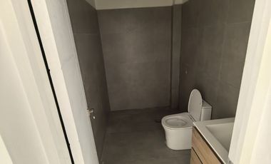 FR/FS New Commercial Building 230sqm 4-car along AS Fortuna St Mandaue City