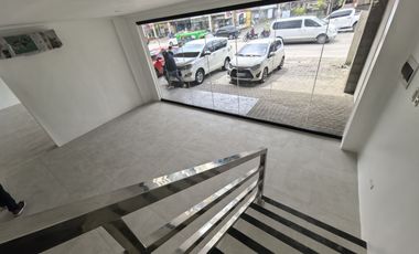 FR/FS New Commercial Building 230sqm 4-car along AS Fortuna St Mandaue City