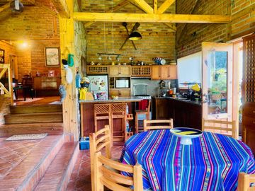 🏠En Venta Casa Rústica de 3 Dormitorios en Sinincay, rodeada de naturaleza🌳