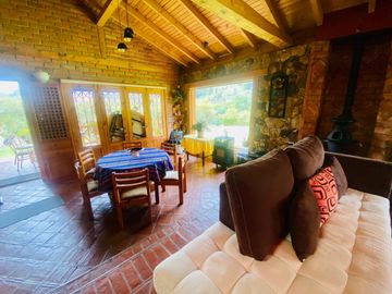 🏠En Venta Casa Rústica de 3 Dormitorios en Sinincay, rodeada de naturaleza🌳