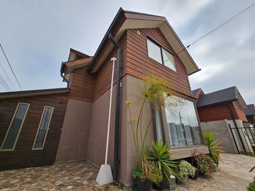 CASA EN EL AVELLANO IV