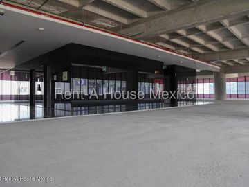 Venta de Oficina en Obra Gris en Hacienda de Las Palmas / Huixquilucan