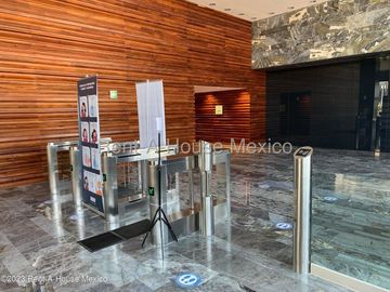 Venta de Oficina en Obra Gris en Hacienda de Las Palmas / Huixquilucan