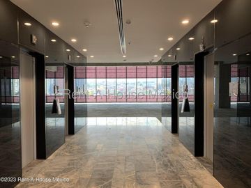 Venta de Oficina en Obra Gris en Hacienda de Las Palmas / Huixquilucan