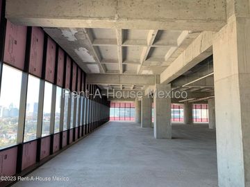 Venta de Oficina en Obra Gris en Hacienda de Las Palmas / Huixquilucan