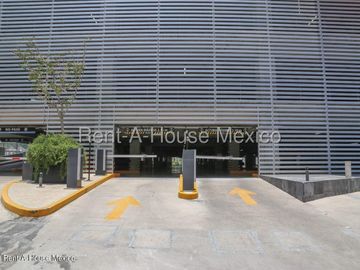 Venta de Oficina en Obra Gris en Hacienda de Las Palmas / Huixquilucan