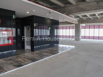 Venta de Oficina en Obra Gris en Hacienda de Las Palmas / Huixquilucan