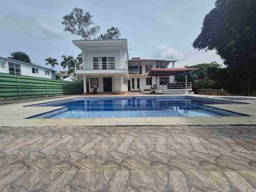CENTA DE CASA CAMPESTRE PUEBLITO CAFETERO PEREIRA COLOMBIA