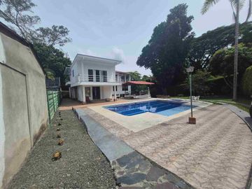 CENTA DE CASA CAMPESTRE PUEBLITO CAFETERO PEREIRA COLOMBIA