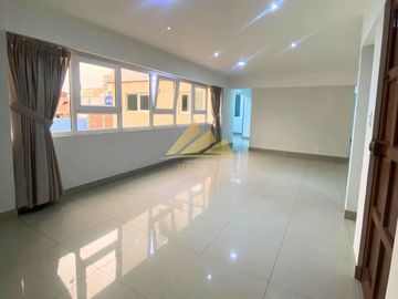 EXCELENTE DPTO EN ALQUILER POR MIRAFLORES PARA OFICINA O VIVIENDA
