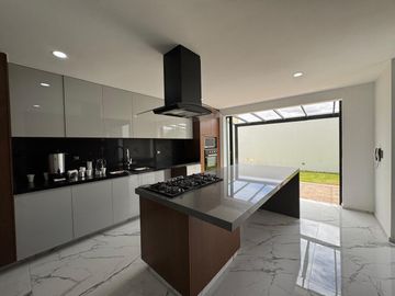 Casa en venta en La Gran Reserva, Lomas de Angelópolis III