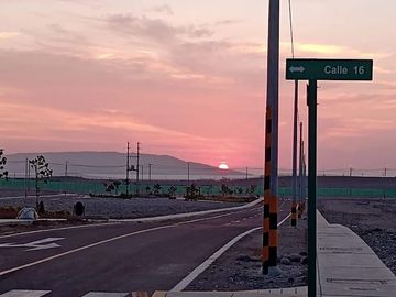 VENTA CASA DE PLAYA AMOBLADA EN CONDOMINIO URB. SOL DE PARACAS