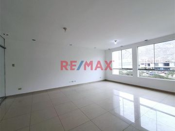 Vendo Amplio Departamento Ubicado En Mayorazgo Ate-Limite Con La Molina