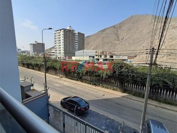 Vendo Amplio Departamento Ubicado En Mayorazgo Ate-Limite Con La Molina