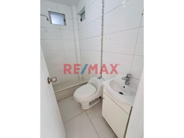 Vendo Amplio Departamento Ubicado En Mayorazgo Ate-Limite Con La Molina