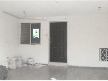 VENDO EXCELENTE CASA EN APODACA CERCA DE SAN NICOLÁS, 2 PLANTAS, 3CON BARRA DESYUNADORA, C RECÁMARAS, 2 Y MEDIO BAÑOS, COCHERA TECHAD