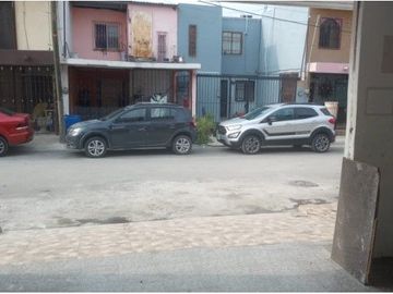 VENDO EXCELENTE CASA EN APODACA CERCA DE SAN NICOLÁS, 2 PLANTAS, 3CON BARRA DESYUNADORA, C RECÁMARAS, 2 Y MEDIO BAÑOS, COCHERA TECHAD