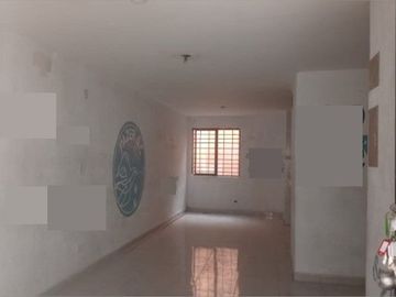 VENDO EXCELENTE CASA EN APODACA CERCA DE SAN NICOLÁS, 2 PLANTAS, 3CON BARRA DESYUNADORA, C RECÁMARAS, 2 Y MEDIO BAÑOS, COCHERA TECHAD