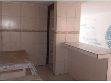 VENDO EXCELENTE CASA EN APODACA CERCA DE SAN NICOLÁS, 2 PLANTAS, 3CON BARRA DESYUNADORA, C RECÁMARAS, 2 Y MEDIO BAÑOS, COCHERA TECHAD