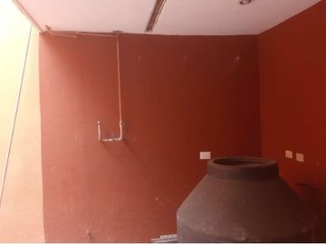 VENDO EXCELENTE CASA EN APODACA CERCA DE SAN NICOLÁS, 2 PLANTAS, 3CON BARRA DESYUNADORA, C RECÁMARAS, 2 Y MEDIO BAÑOS, COCHERA TECHAD