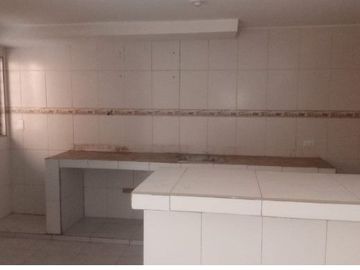 VENDO EXCELENTE CASA EN APODACA CERCA DE SAN NICOLÁS, 2 PLANTAS, 3CON BARRA DESYUNADORA, C RECÁMARAS, 2 Y MEDIO BAÑOS, COCHERA TECHAD