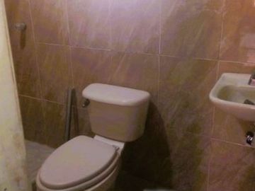 VENDO EXCELENTE CASA EN APODACA CERCA DE SAN NICOLÁS, 2 PLANTAS, 3CON BARRA DESYUNADORA, C RECÁMARAS, 2 Y MEDIO BAÑOS, COCHERA TECHAD