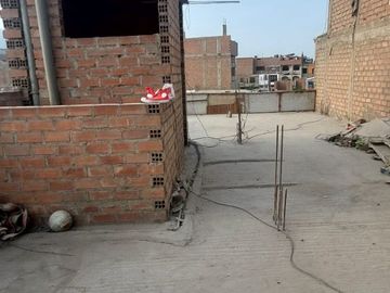 VENTA DE CASA EN CARABAYLLO EN LOS ROBLES DE CONDEVILLA