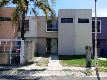 Casa en venta – Fracc. 4 Estaciones, Tlajomulco