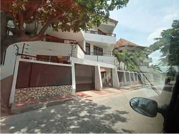 VENTA CASA AMOBLADA CONJUNTO CERRADO CERCA AL MAR RODADERO SUR - E.C.