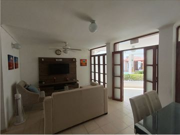 VENTA CASA AMOBLADA CONJUNTO CERRADO CERCA AL MAR RODADERO SUR - E.C.