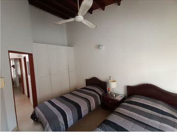 VENTA CASA AMOBLADA CONJUNTO CERRADO CERCA AL MAR RODADERO SUR - E.C.