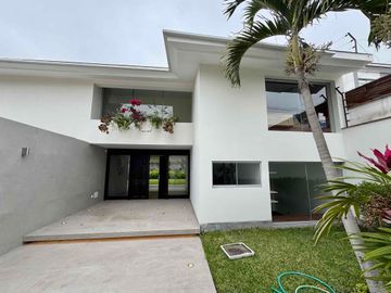 Venta casa de estreno en Urb. Rinconada del Lago 1ra etapa, La Molina