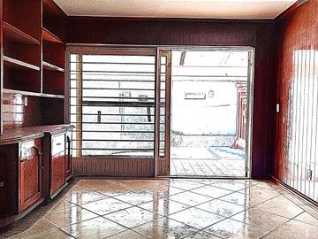 Edificio de tres pisos uso comercial y habitacional en venta en la colonia Nuevo México, Zapopan, Jalisco