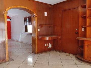 Edificio de tres pisos uso comercial y habitacional en venta en la colonia Nuevo México, Zapopan, Jalisco