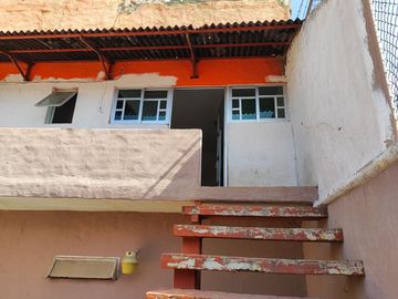 Edificio de tres pisos uso comercial y habitacional en venta en la colonia Nuevo México, Zapopan, Jalisco
