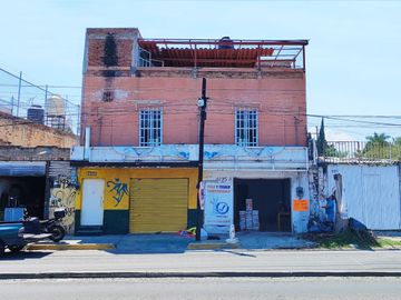 Edificio de tres pisos uso comercial y habitacional en venta en la colonia Nuevo México, Zapopan, Jalisco