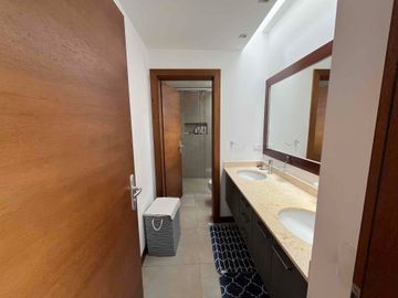 Cumbaya San Juan por Colegio Terranova Oportunidad hermosa casa Diseño Londoño