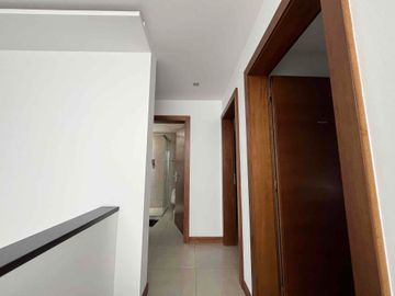 Cumbaya San Juan por Colegio Terranova Oportunidad hermosa casa Diseño Londoño