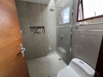 Cumbaya San Juan por Colegio Terranova Oportunidad hermosa casa Diseño Londoño