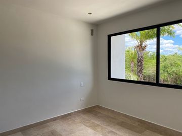 Moderna Casa en venta en zona Yucatán Country club, Mérida