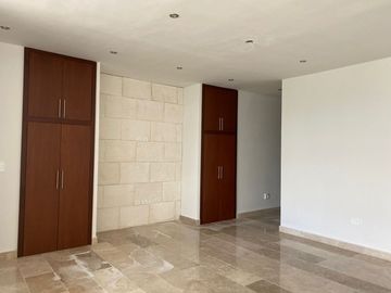 Moderna Casa en venta en zona Yucatán Country club, Mérida